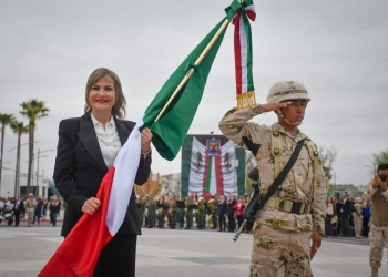 Estado y municipio conmemoran en Piedras Negras el Día de la Bandera