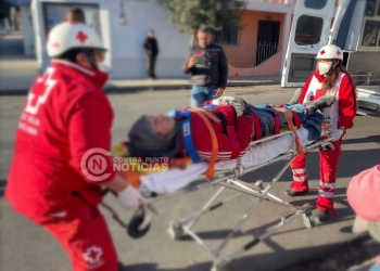 Choca contra un poste