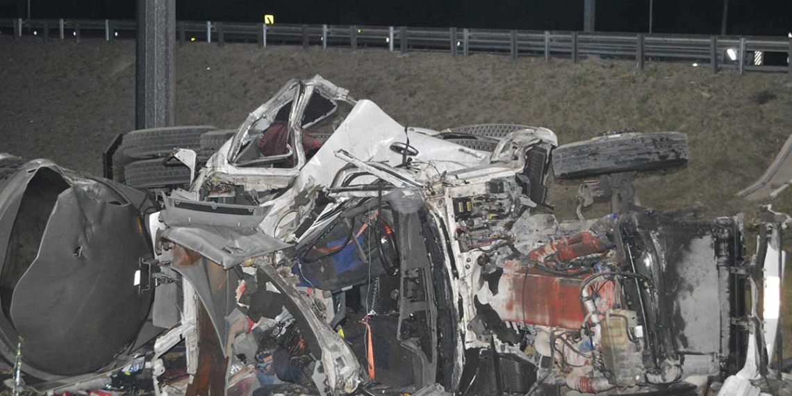 Se derraman 60 mil litros de Diesel al volcar tráiler en Tamaulipas