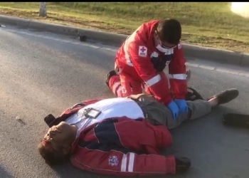 Grave inspector municipal tras accidente vial registrado sobre transitado libramiento