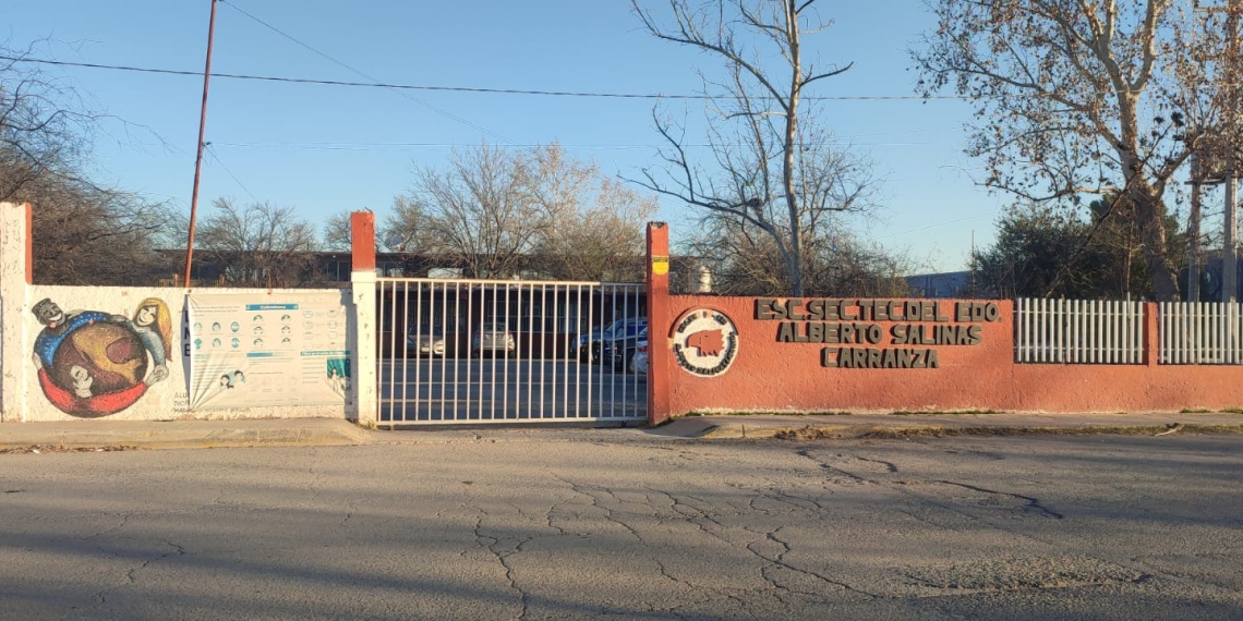 Implementan operativo por amenaza de tiroteo en secundaria Alberto Salinas