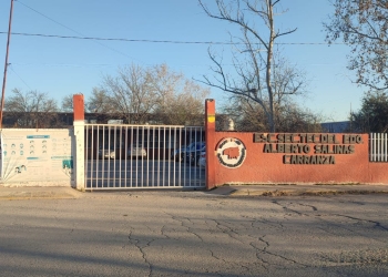 Implementan operativo por amenaza de tiroteo en secundaria Alberto Salinas