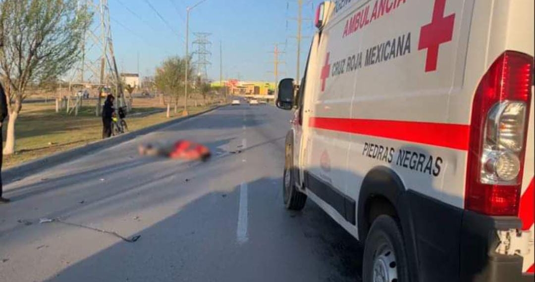 Seguros llegan a acuerdo en accidente entre pick up y motocicleta