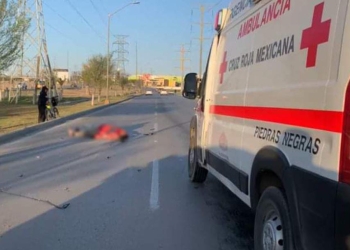 Seguros llegan a acuerdo en accidente entre pick up y motocicleta