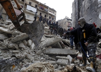 Aumenta a 33 mil víctimas mortales tras terremoto en Turquía y Siria