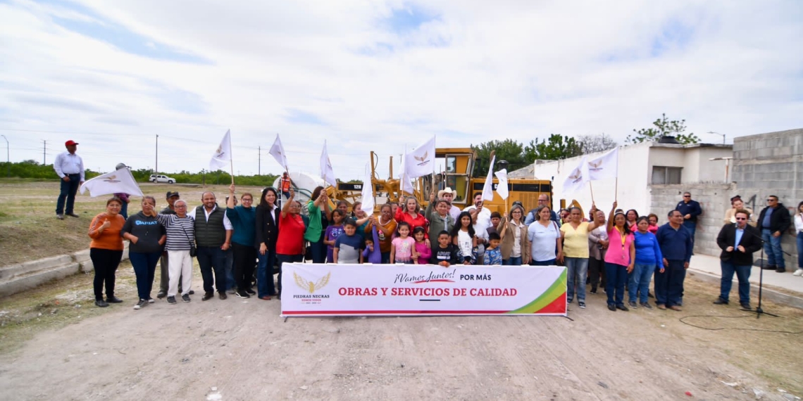 Dan banderazo de obra de pavimentación en la Ramón Bravo