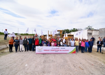 Dan banderazo de obra de pavimentación en la Ramón Bravo