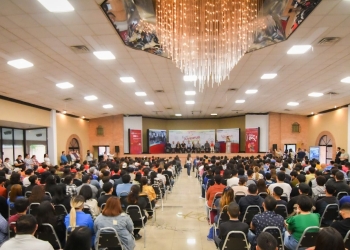 Entrega estado becas universitarias “Juventud-es Coahuila”