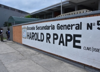 Encuentran persona sin vida en una secundaria