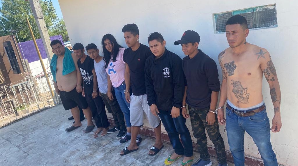 Implementan operativo y aseguran a 11 migrantes; estaban en una casa abandonada