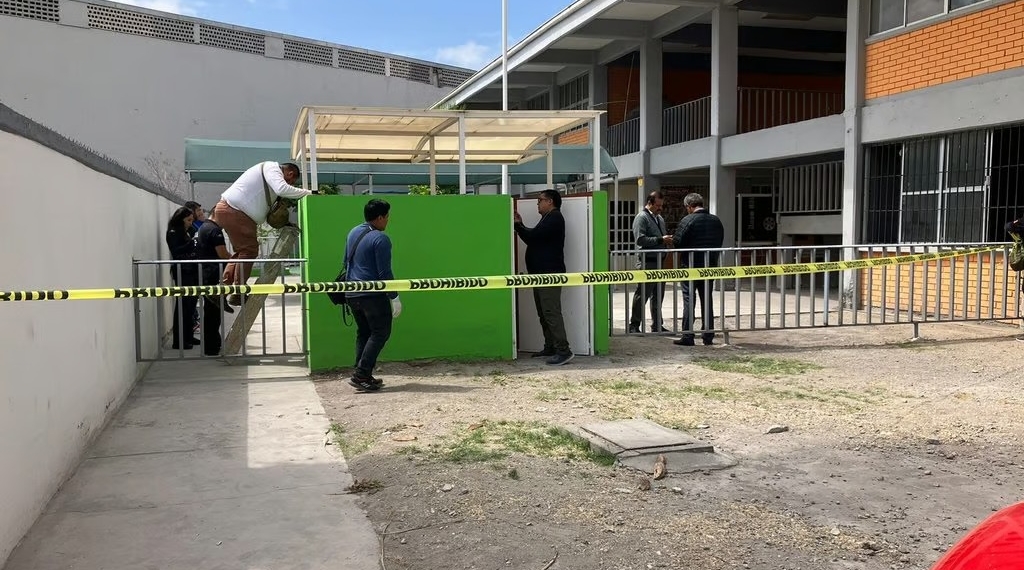 Mujer se cuelga en la secundaria de Monclova