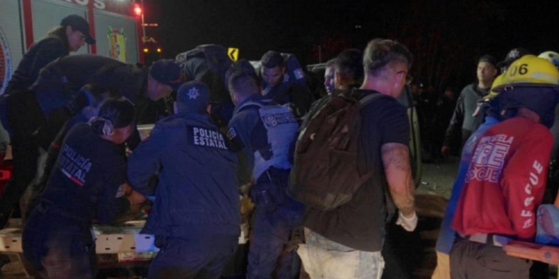 Sube a 18 muertos y 30 heridos accidente de autobús en Nayarit; venían de Guadalajara
