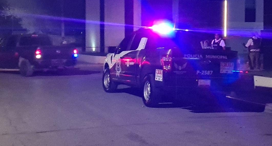 Ebrio efectivo de la Guardia Nacional provoca aparatoso choque