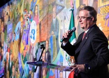 El canciller Marcelo Ebrard es invitado por la comunidad judía en México a la presentación de mural histórico