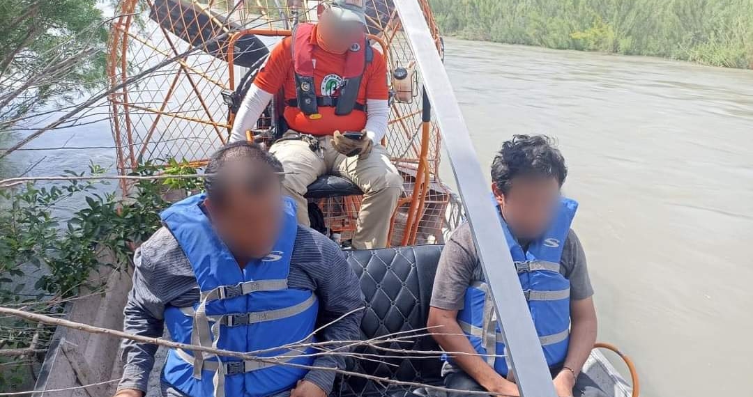 Rescata grupo Beta a dos migrantes mexicanos que llevaban dos días en un islote del Río Bravo