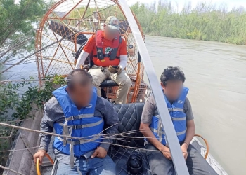 Rescata grupo Beta a dos migrantes mexicanos que llevaban dos días en un islote del Río Bravo