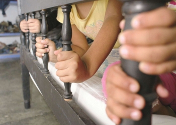 Detienen a mujer por matar a golpes a su hijo de 2 años en Tabasco