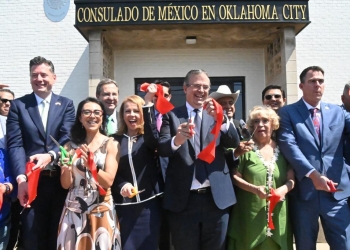 Marcelo Ebrard inaugura el consulado mexicano en Oklahoma City
