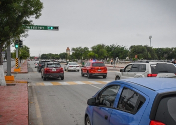 Instalan semáforos en calle Monterrey y 16 de Septiembre