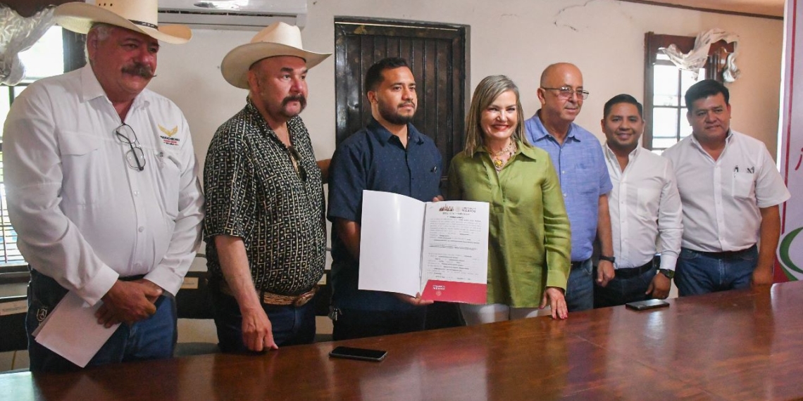62 ejidatarios reciben 95 certificados parcelarios y títulos de propiedad