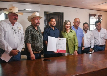 62 ejidatarios reciben 95 certificados parcelarios y títulos de propiedad