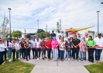 Entrega alcaldesa plaza a vecinos de la Real del Norte