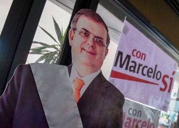 Marcelo Ebrard, el primero en registrarse como aspirante a la candidatura de Morena