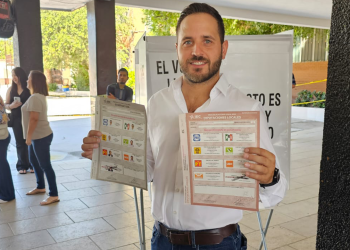 Ejerce su voto Jacobo Rodríguez; denuncia desaparición de 18 coordinadores de Morena