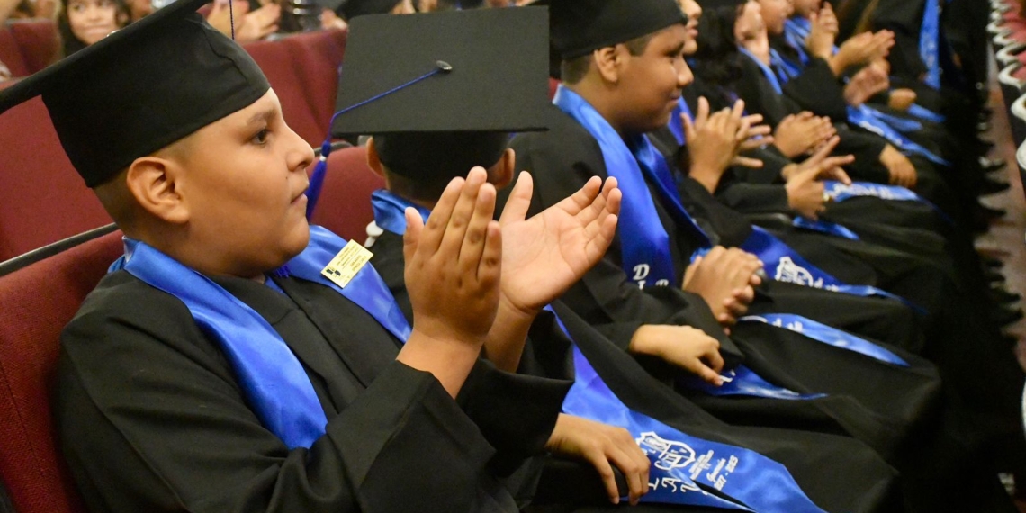 Gradúan alumnos de la escuela Diana Laura Riojas de Colosio