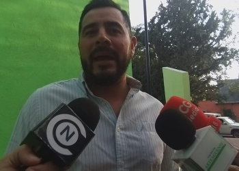 Va Simas Arteaga contra palapas y quintas