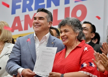 Beatriz Paredes se registra como aspirante a la candidatura de Va por México