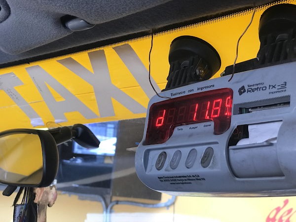 Denuncia estudiante abuso de taxista