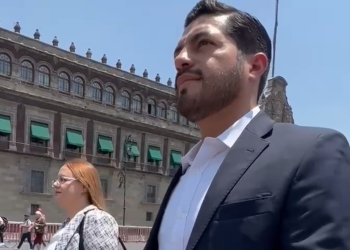 Solicita ayuda a AMLO