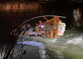 Rescatan del Río Bravo a hondureña y a su bebé