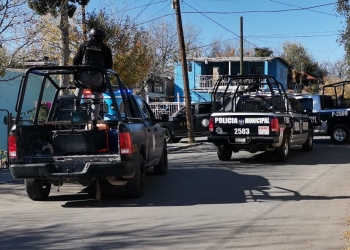 Cuatro detenidos y droga asegurada tras cateo en vivienda