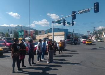 Exigen cambio de directora