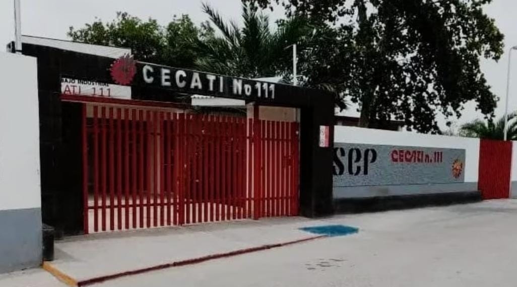 Ladrones roban en CECATI 111