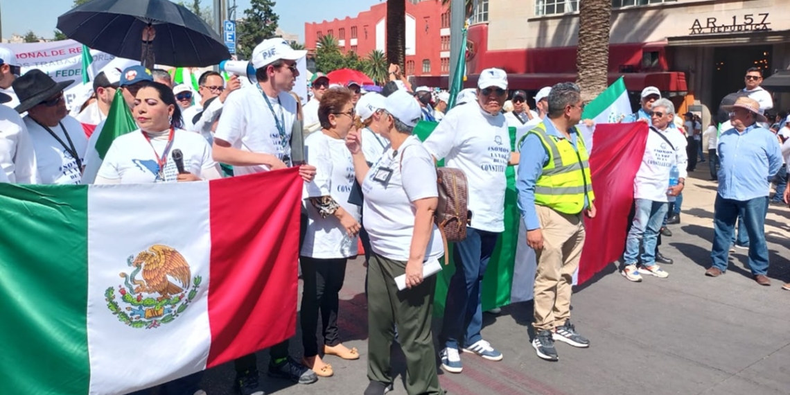 Trabajadores del Poder Judicial marchan contra desaparición de 13 fideicomisos