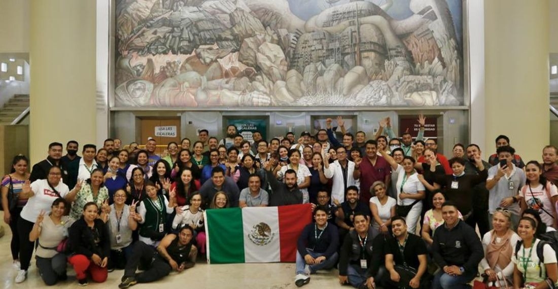 IMSS envía médicos a Acapulco para brindar atención a damnificados