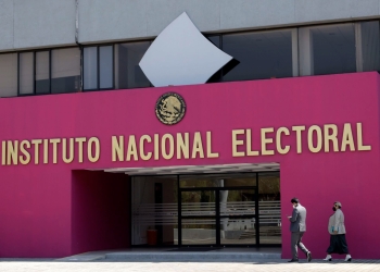 El INE ordena a partidos postular al menos 5 mujeres a gubernaturas
