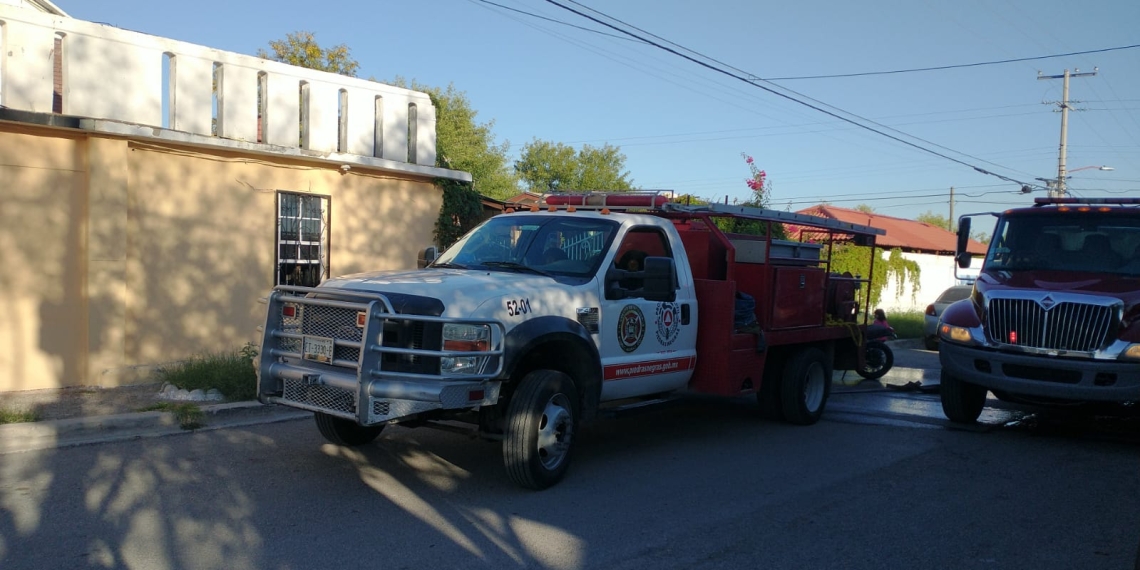 Se registra incendio en domicilio por corto en aire mini split