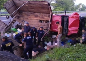 De nacionalidad cubana, las 10 personas muertas por accidente de camión de redilas en Chiapas