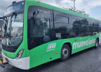 Gobernador de Nuevo León desafía críticas de activistas y anuncia ambiciosos proyectos viales y económicos