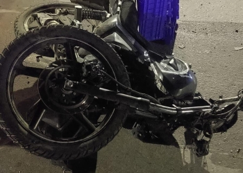 Motociclista resulta herido de gravedad tras choque