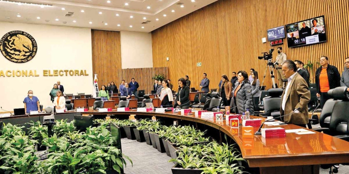 INE avala candidaturas de grupos vulnerables al Senado; acatan fallo del TEPJF