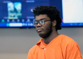 Estudiante enfrenta posible condena de 30 años por brutal agresión a profesora en Florida