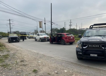 Persecución en García desata balacera; hay dos policías lesionados y dos detenidos