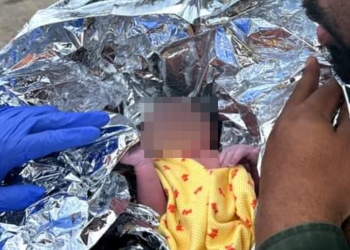 Bebé migrante rescatada a orillas del Río Bravo se recupera en el hospital