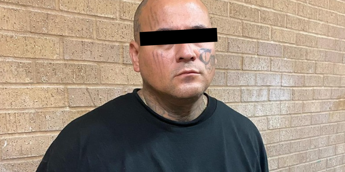 Hombre de San Antonio detenido por manejar camioneta robada y posesión de drogas