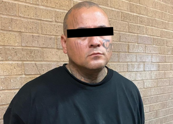 Hombre de San Antonio detenido por manejar camioneta robada y posesión de drogas